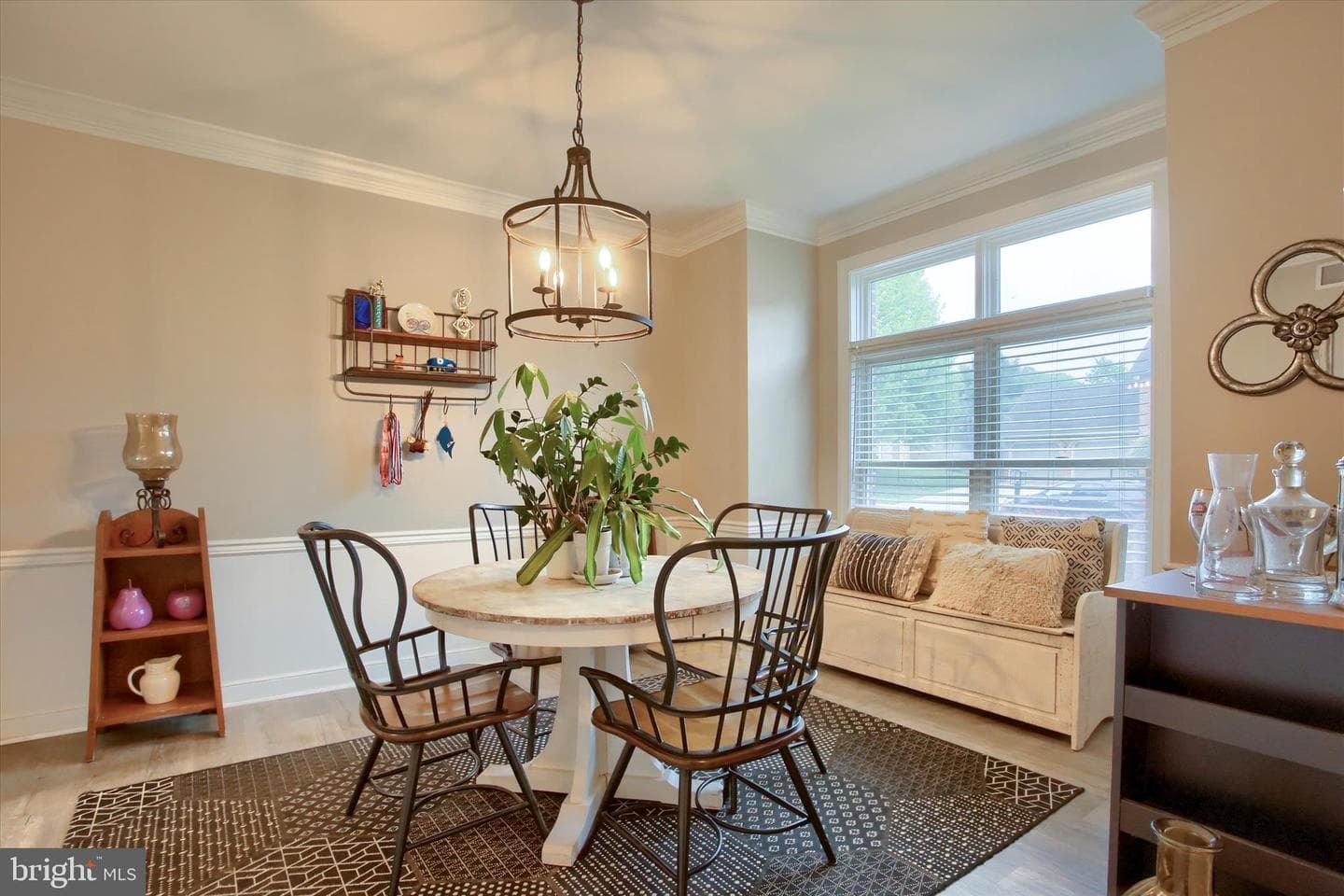 328 E Meadow Drive photo 8