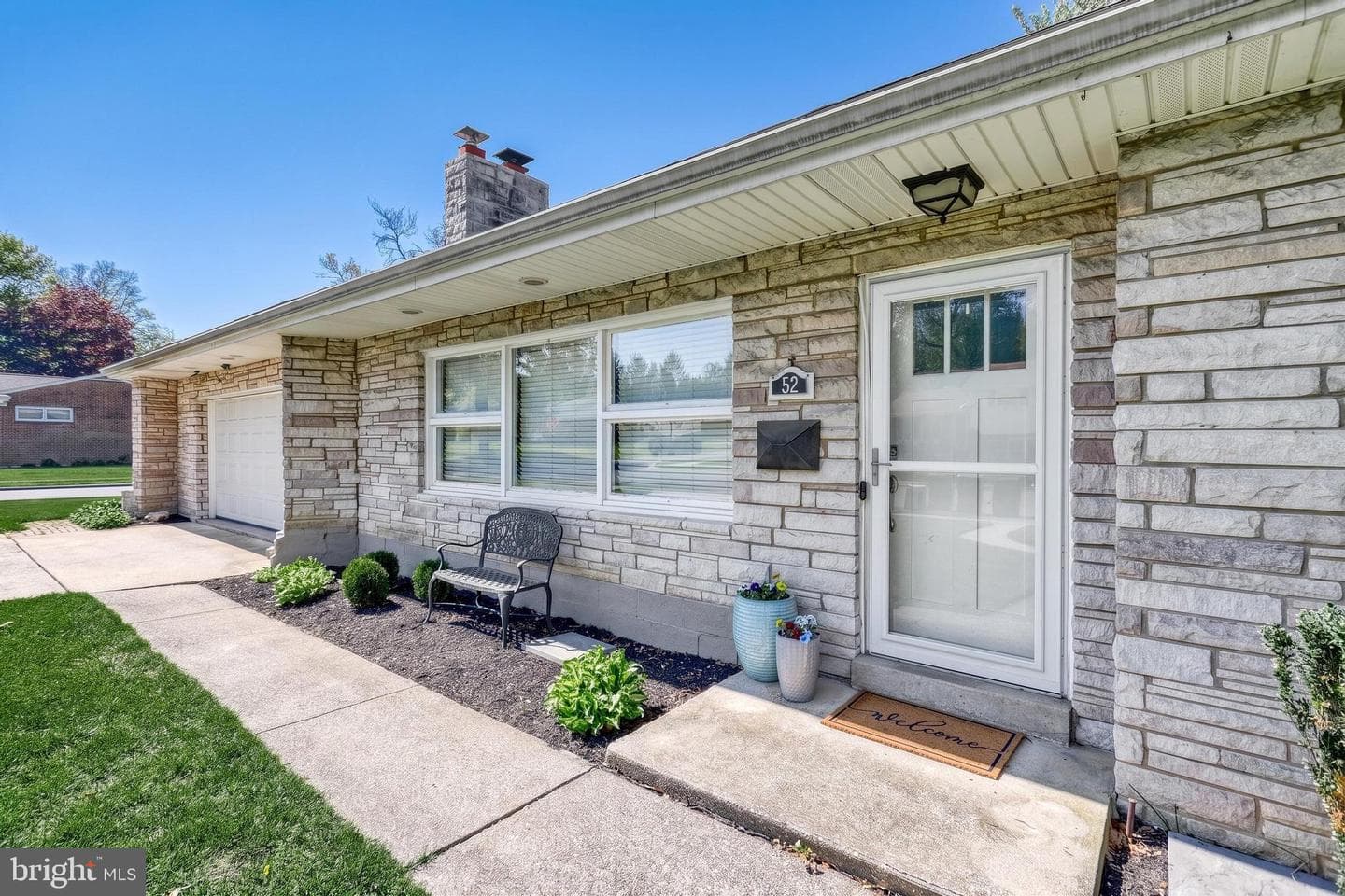 52 Center Drive photo 3