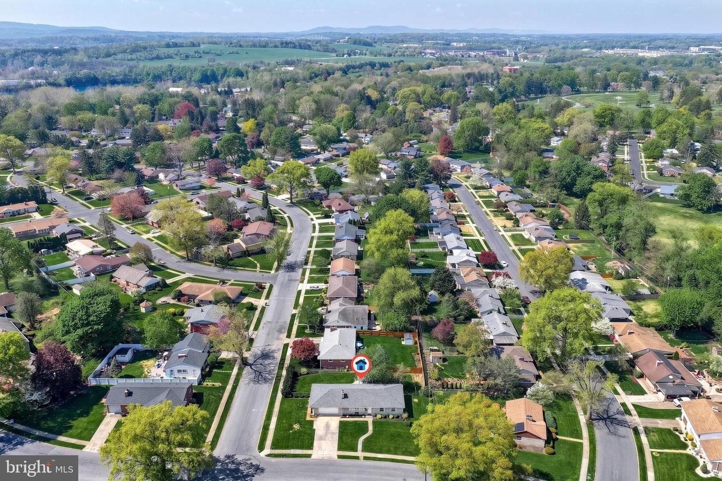52 Center Drive photo 39