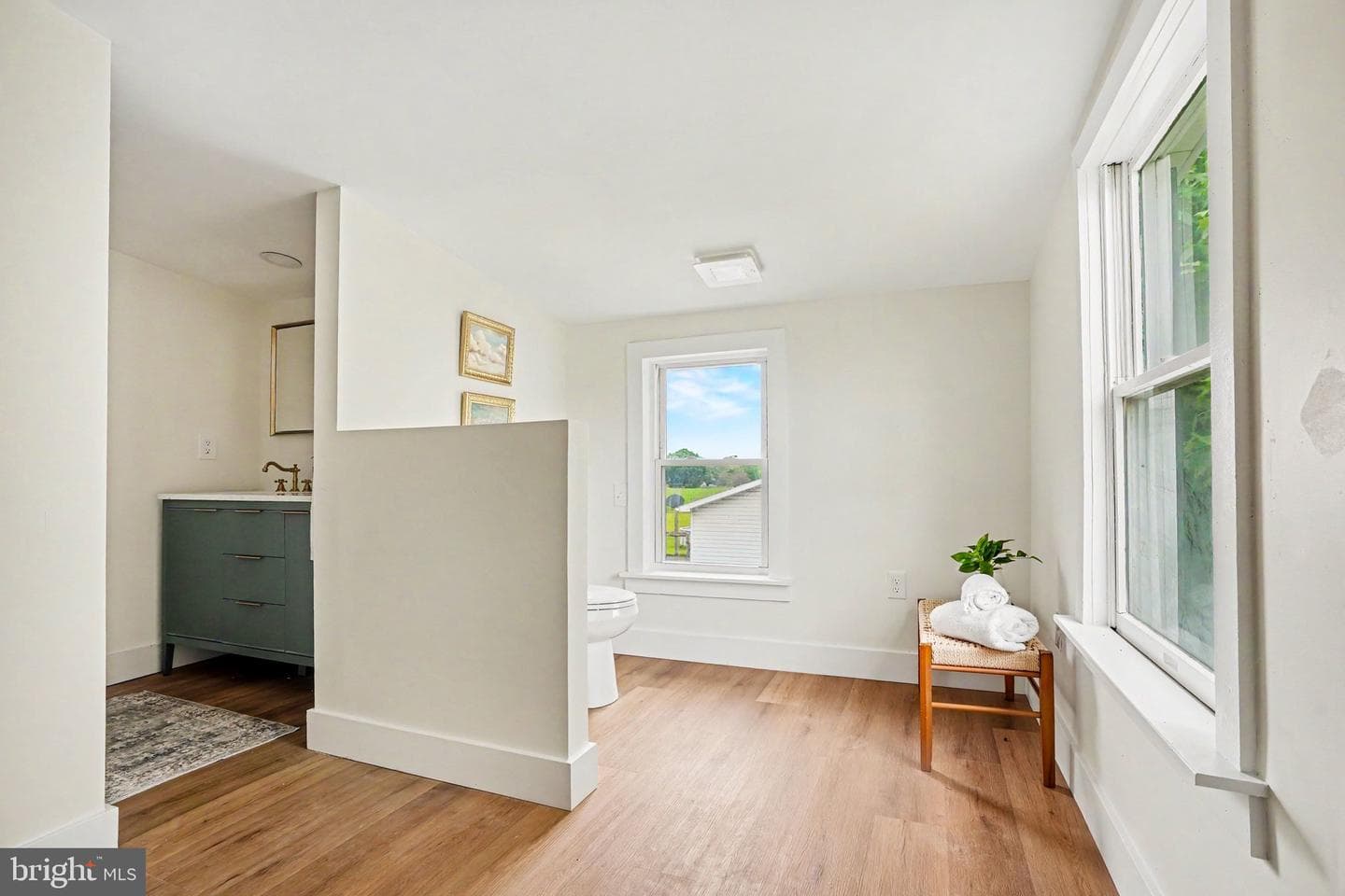 46 E Main Street photo 16