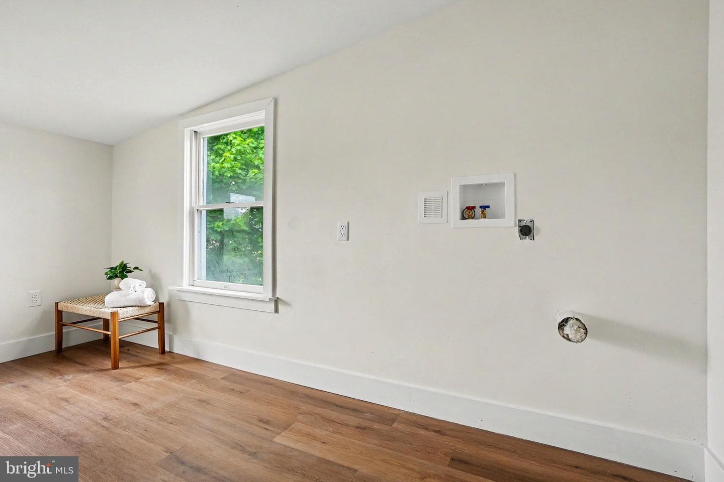 46 E Main Street photo 18