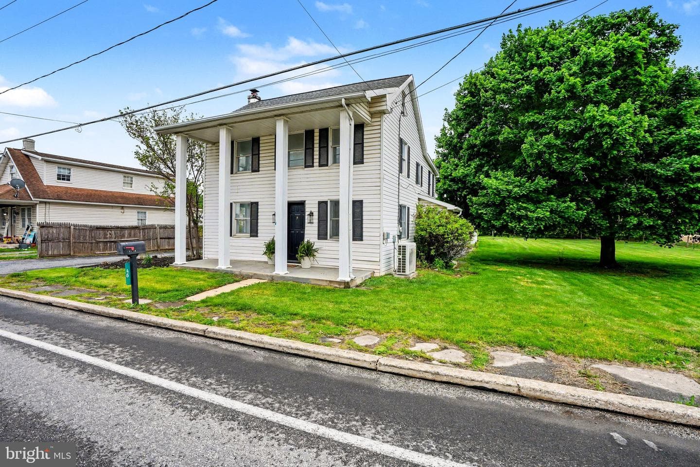 46 E Main Street photo 2