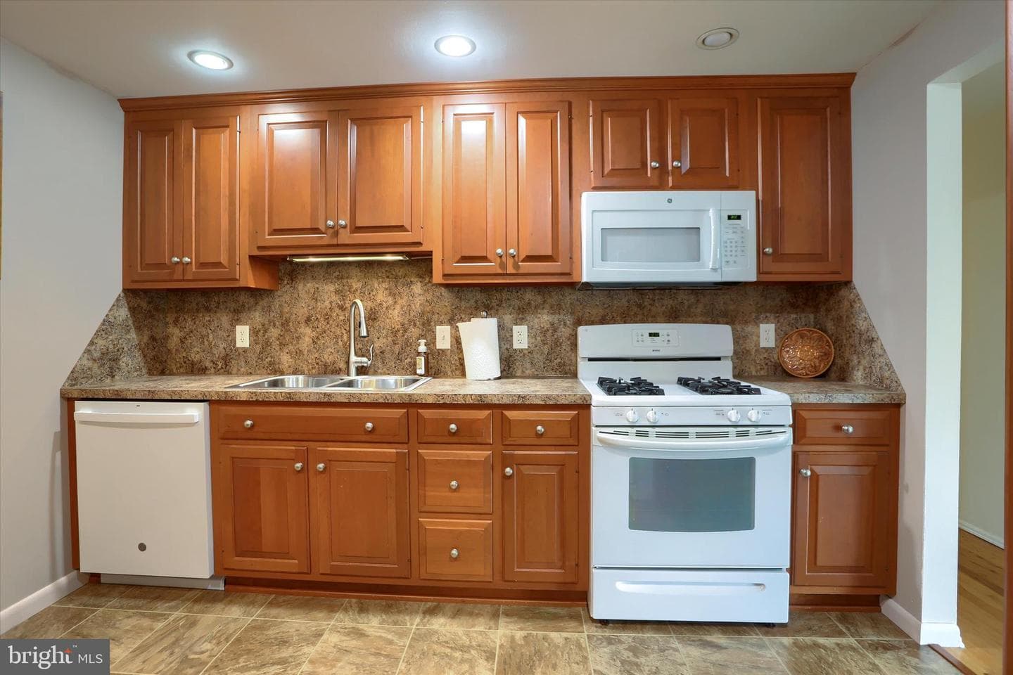 5221 Stuart Drive photo 11