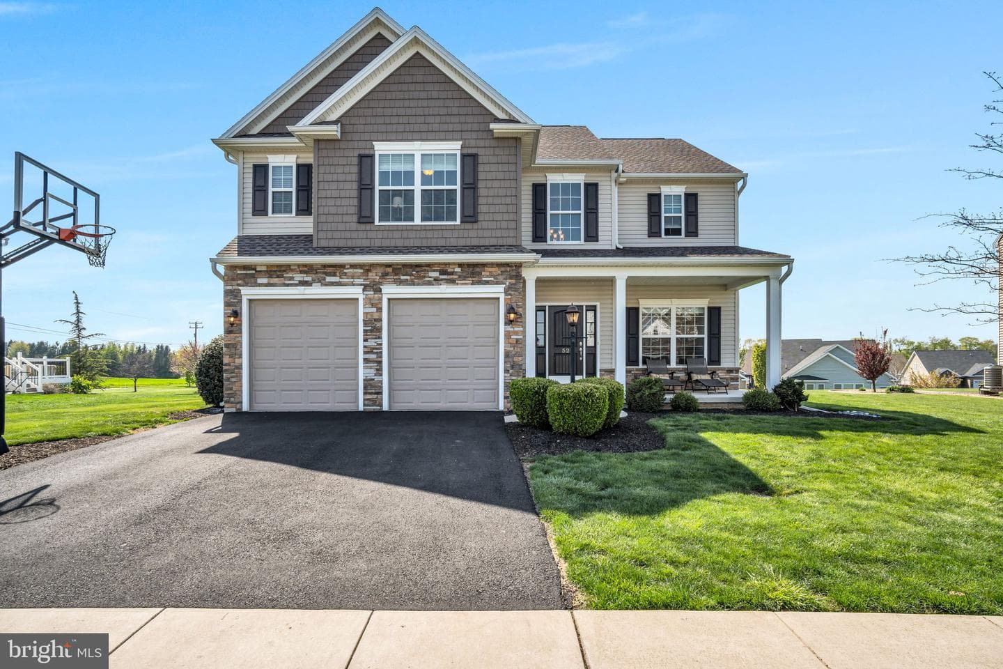 52 Danbury Drive photo 4