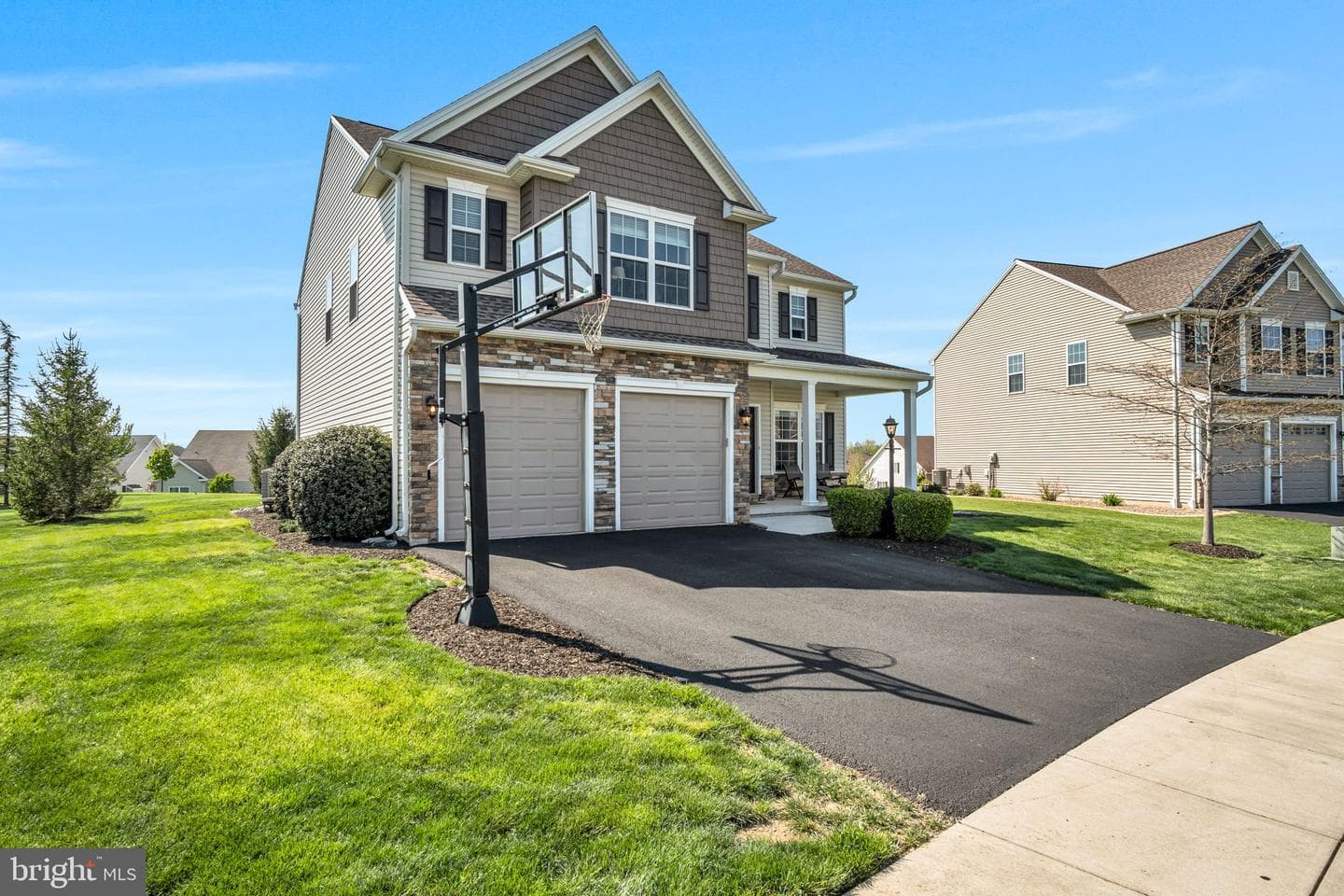 52 Danbury Drive photo 63