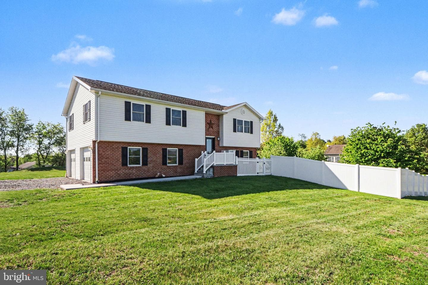 101 Deerview Drive photo 2