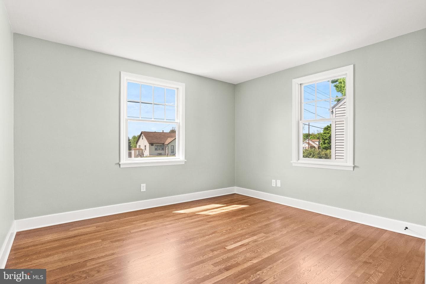1833 Spring Road photo 12