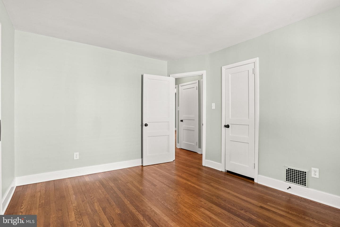 1833 Spring Road photo 16