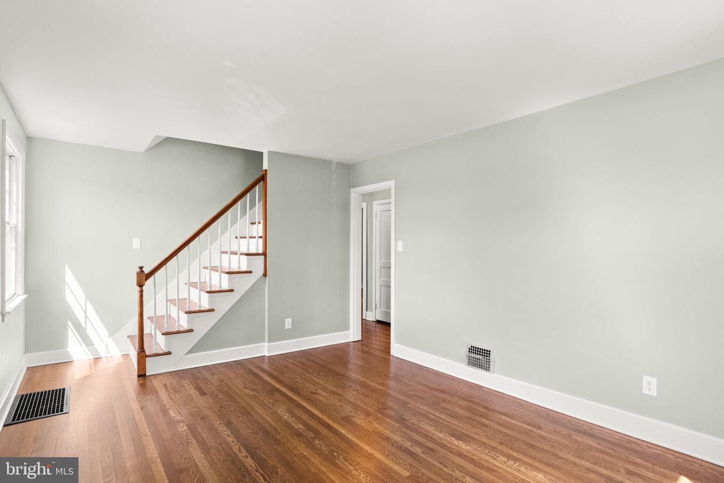 1833 Spring Road photo 4