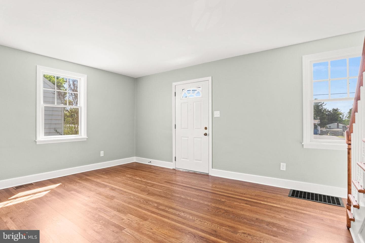 1833 Spring Road photo 7