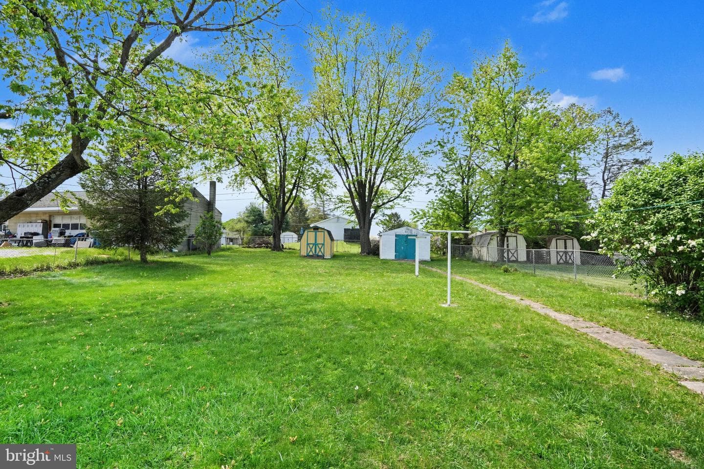 1872 Spring Road photo 25