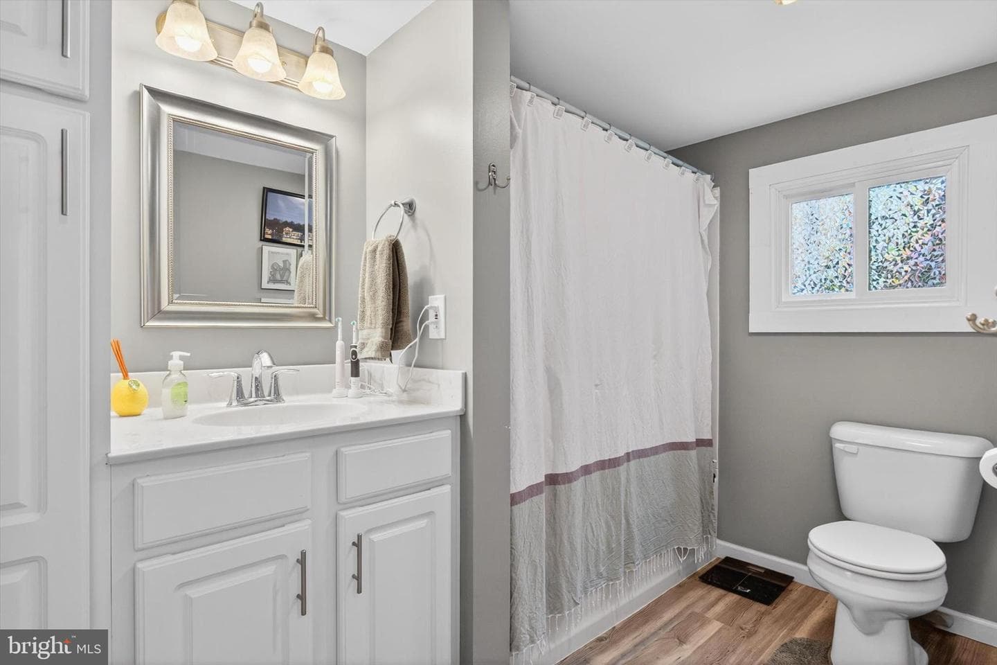 1552 Main Street photo 9