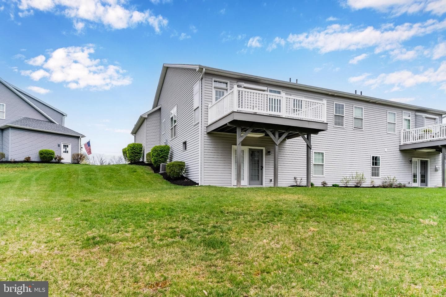 1635 Shady Maple Court photo 3