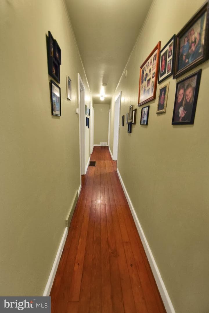 408 Penn Street S photo 14