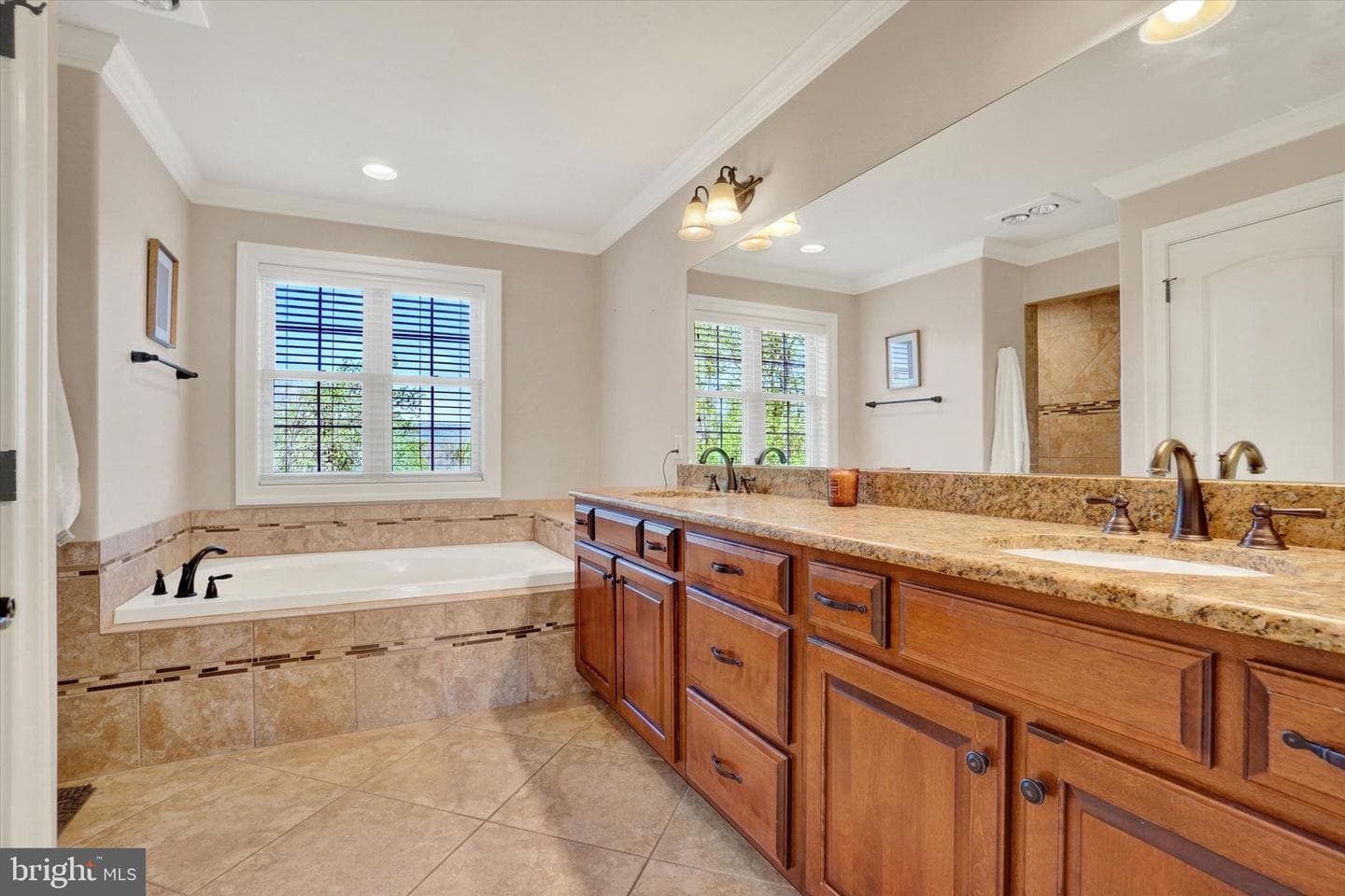 1416 Summit Way photo 29
