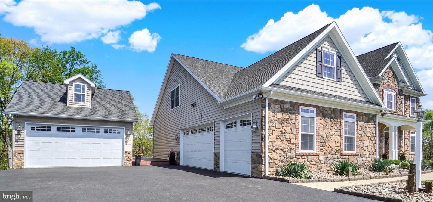 1416 Summit Way photo 3