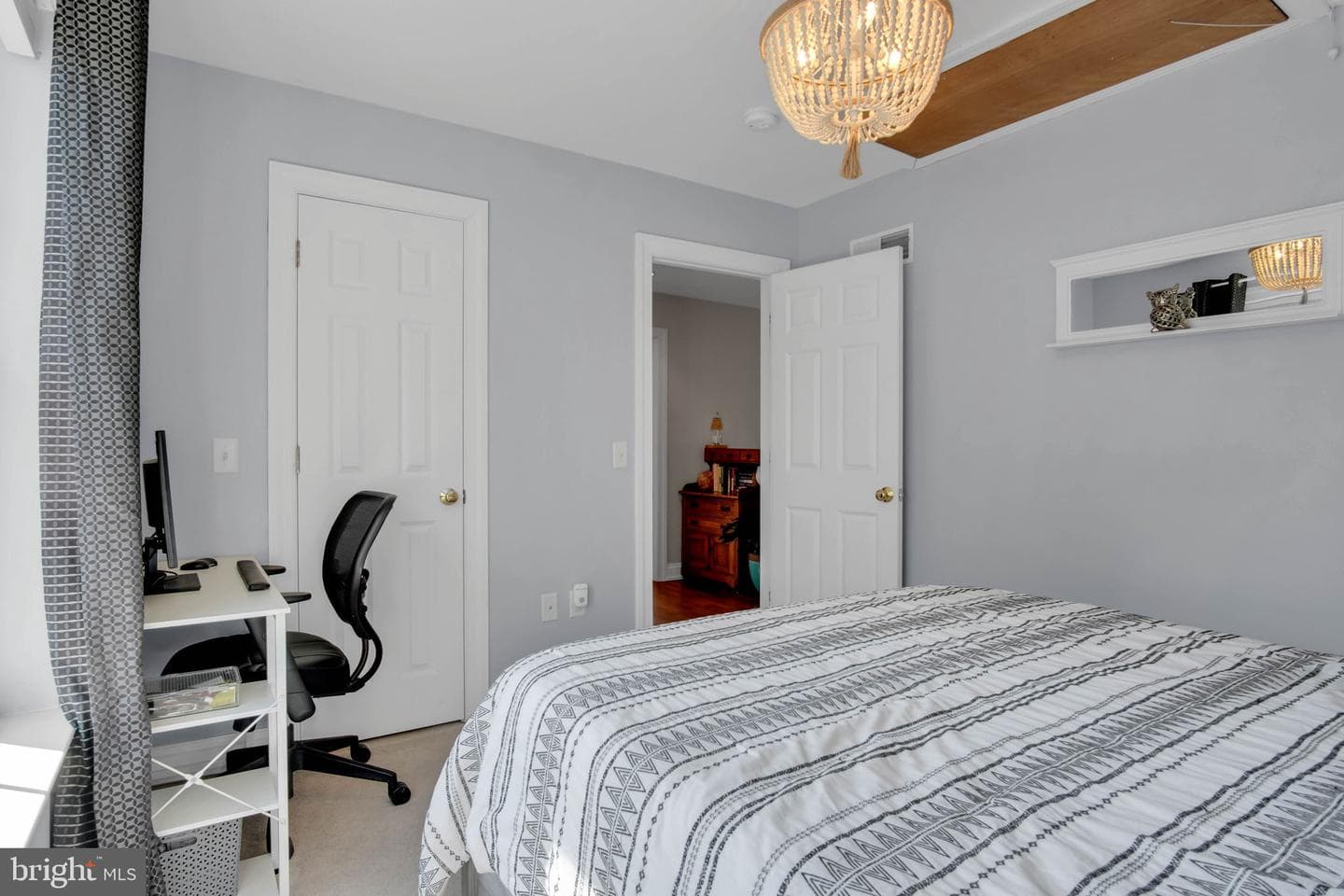 528 W Simpson Street photo 18