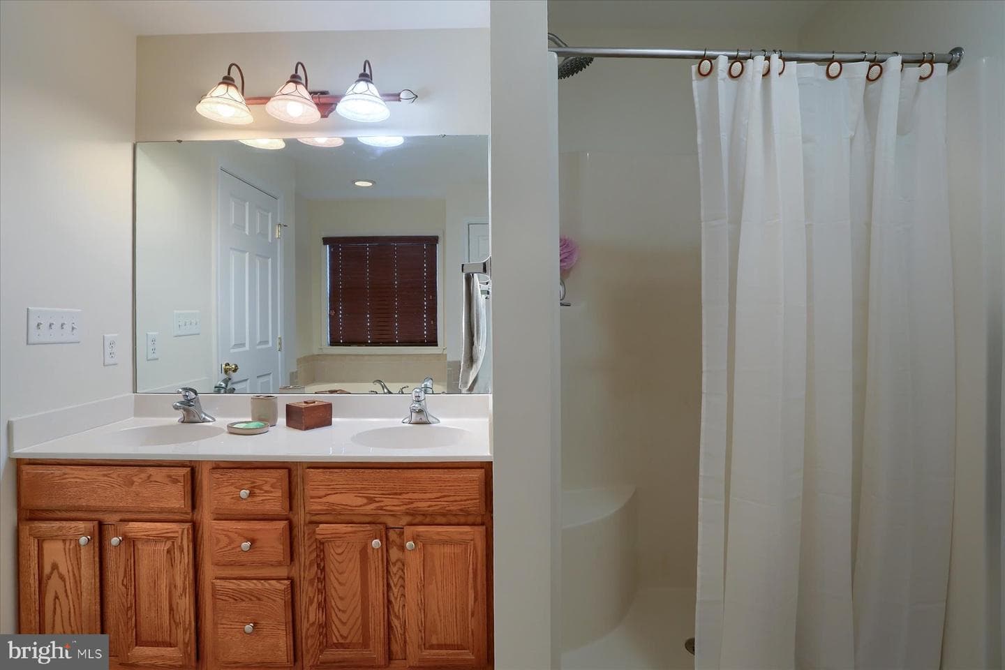 4250 Roth Farm Village Cir photo 23