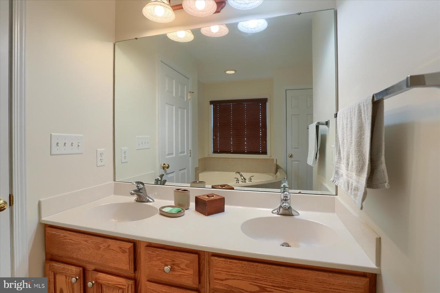 4250 Roth Farm Village Cir photo 24
