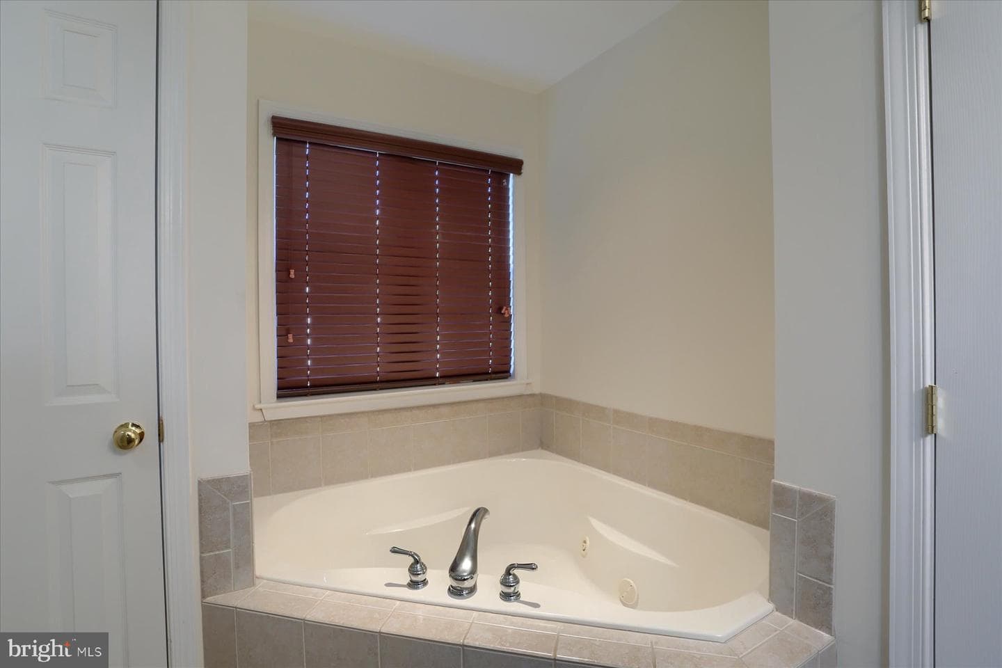 4250 Roth Farm Village Cir photo 27