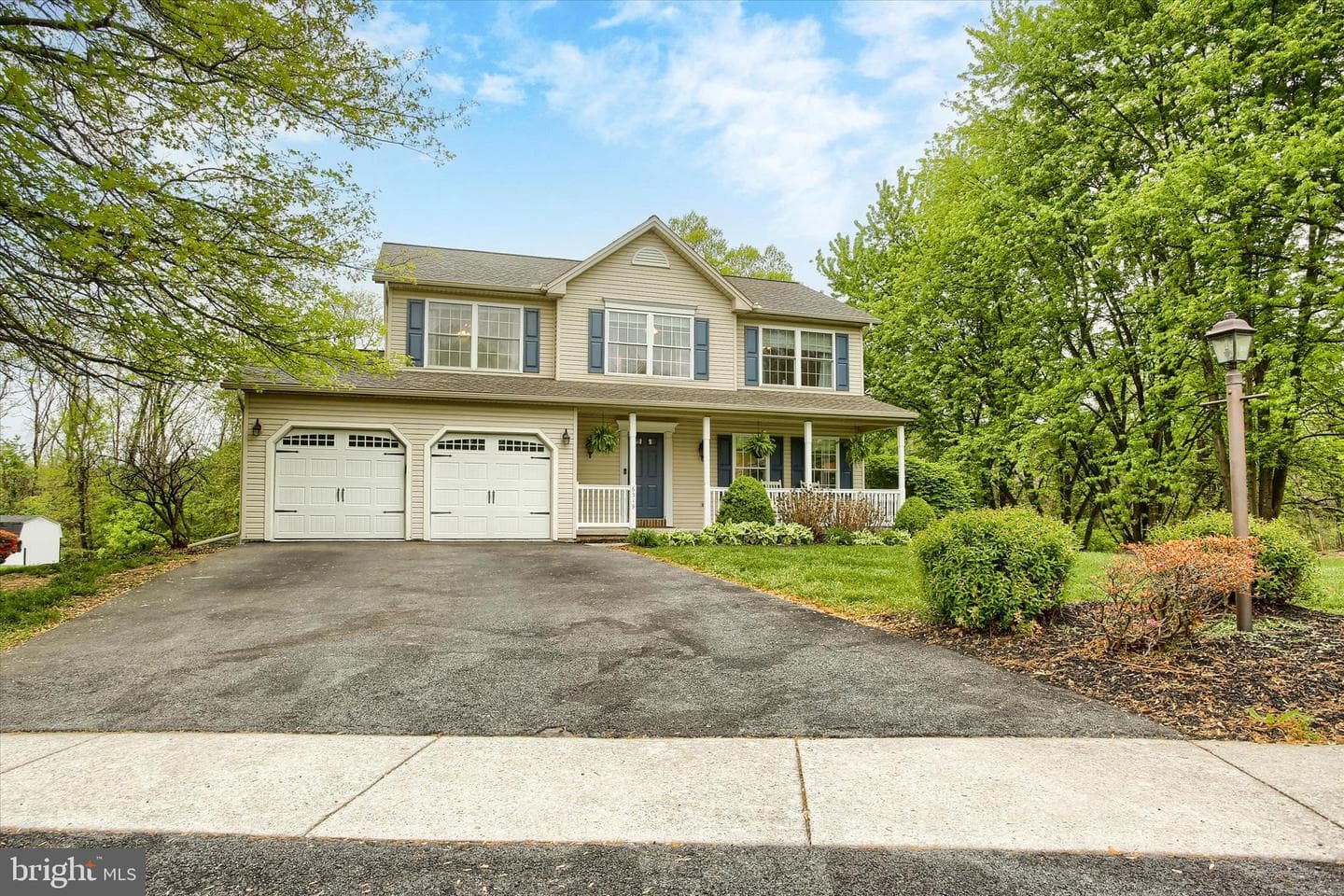 6319 Valleybrook Drive photo 2