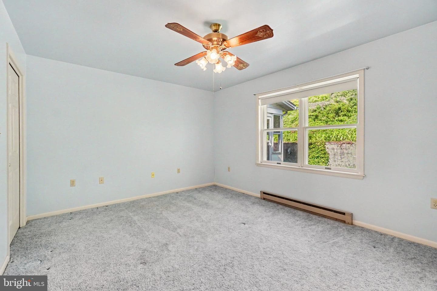 280 Shatto Drive photo 12