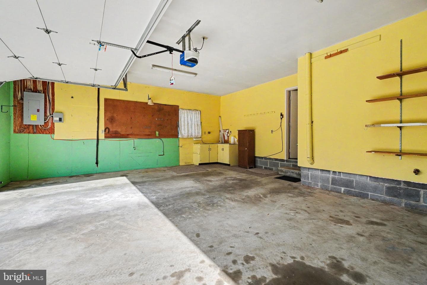280 Shatto Drive photo 25