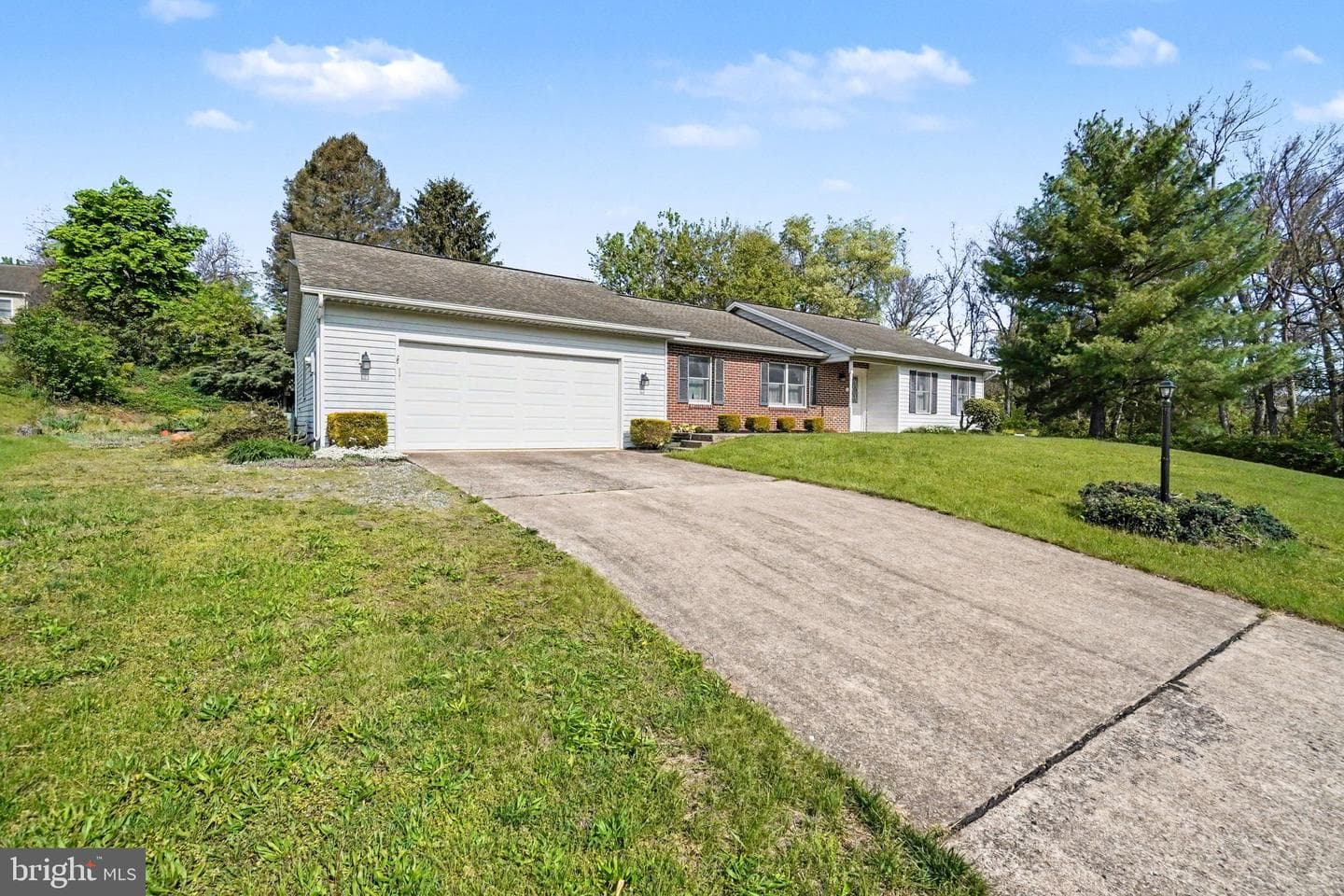 280 Shatto Drive photo 29