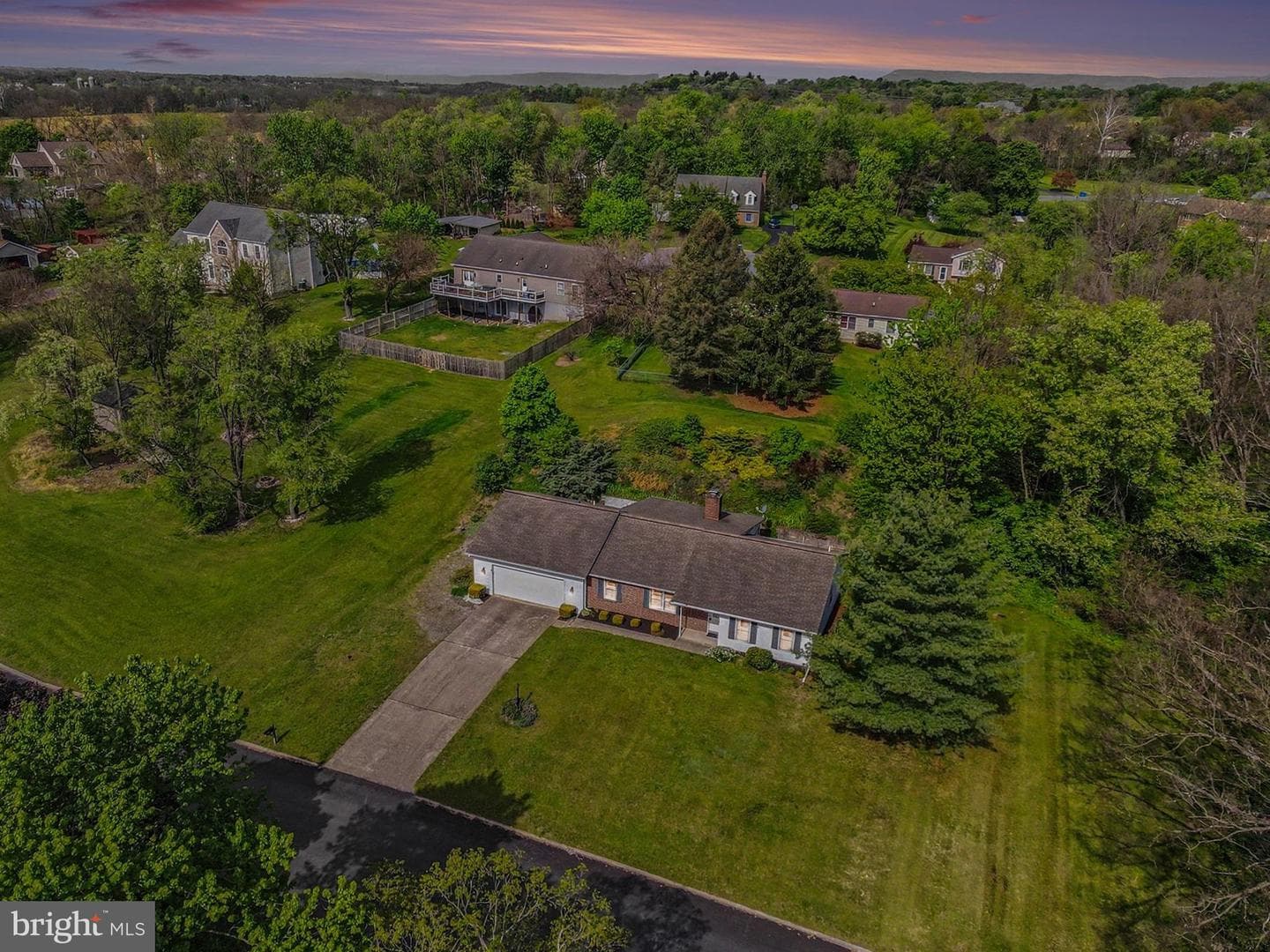 280 Shatto Drive photo 39