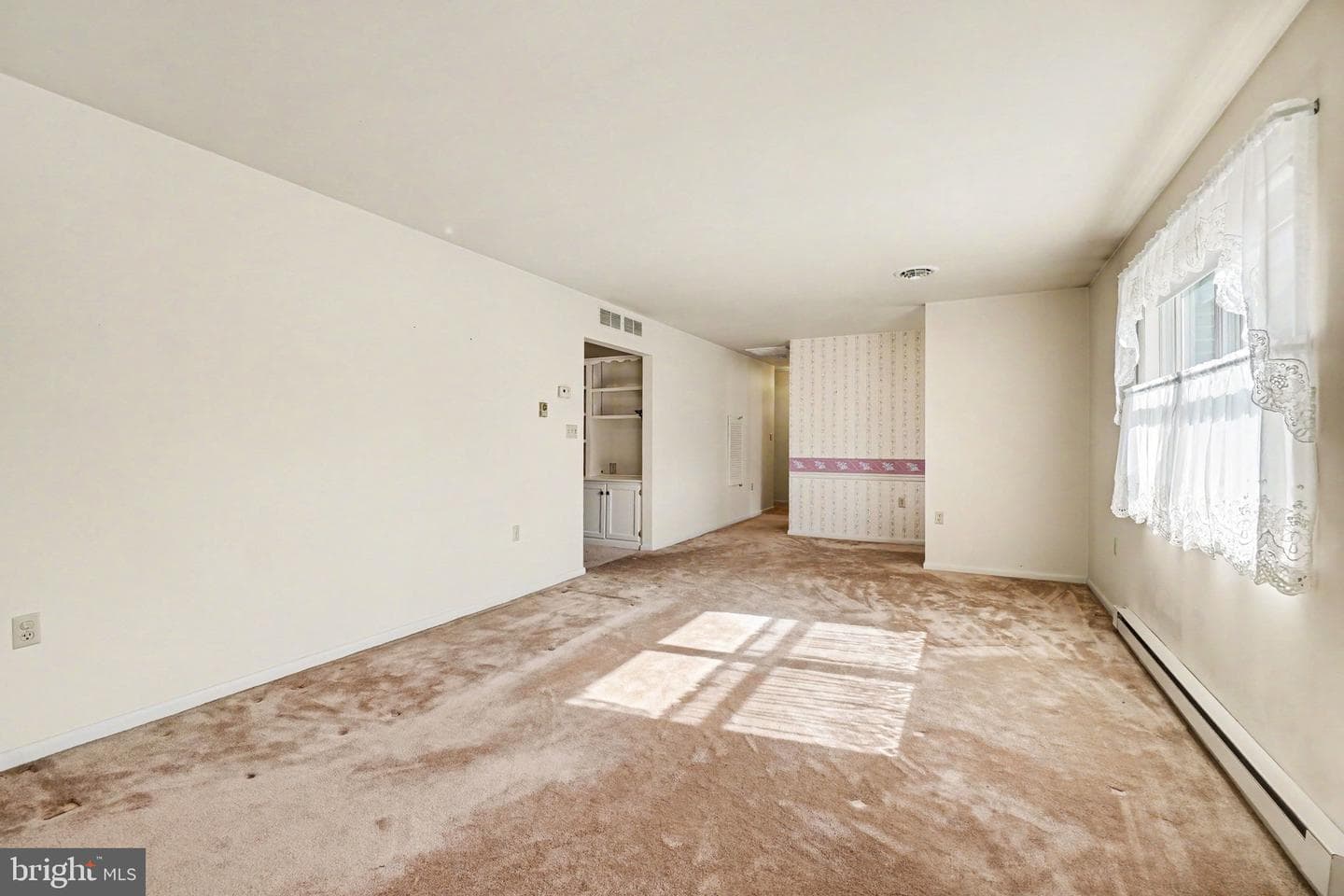 280 Shatto Drive photo 5