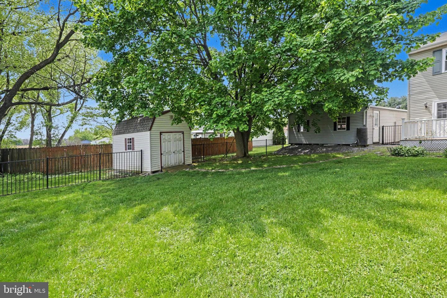 65 Fairview Street photo 32