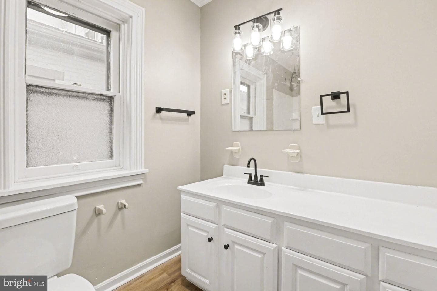 108 W Pomfret Street photo 21