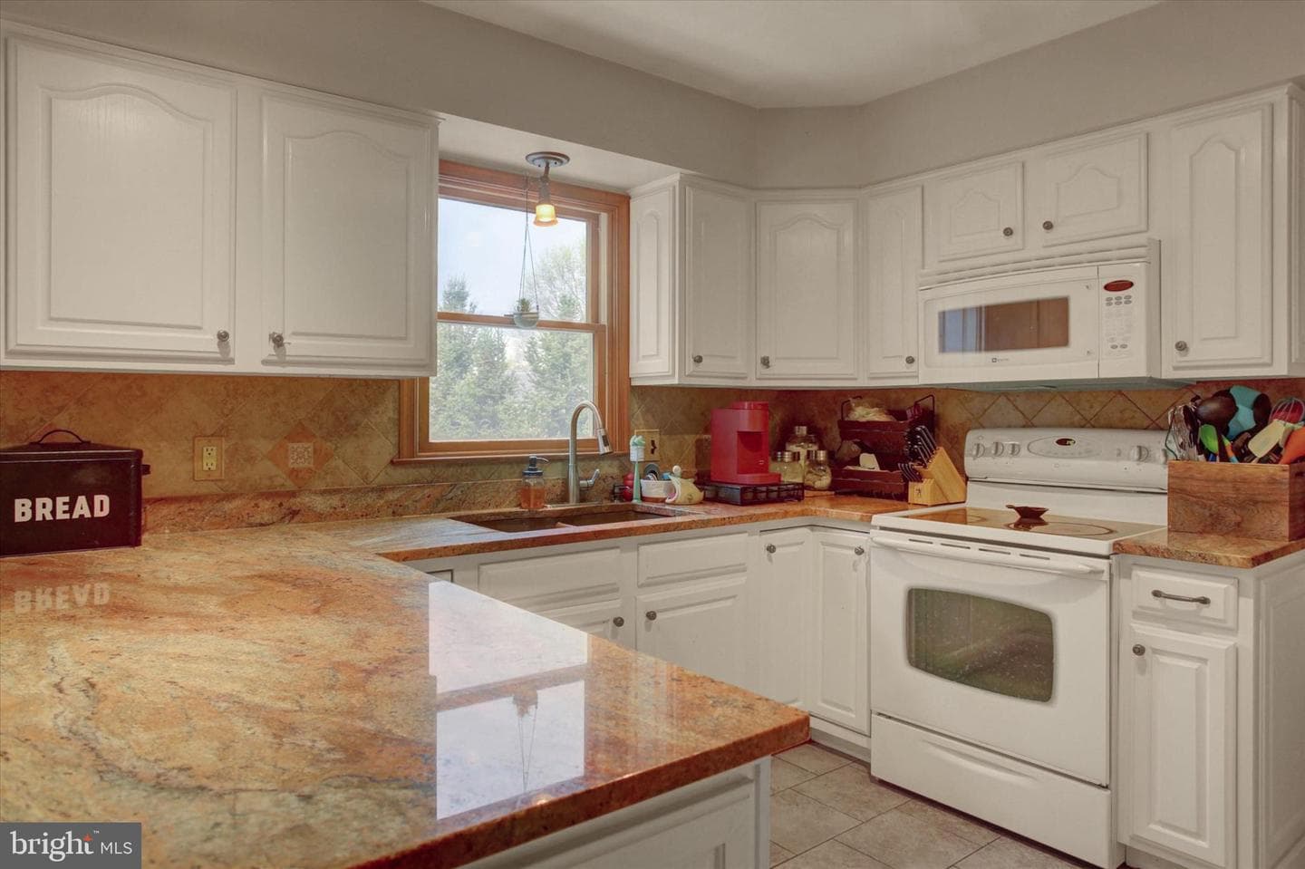 64 Diller Drive photo 13