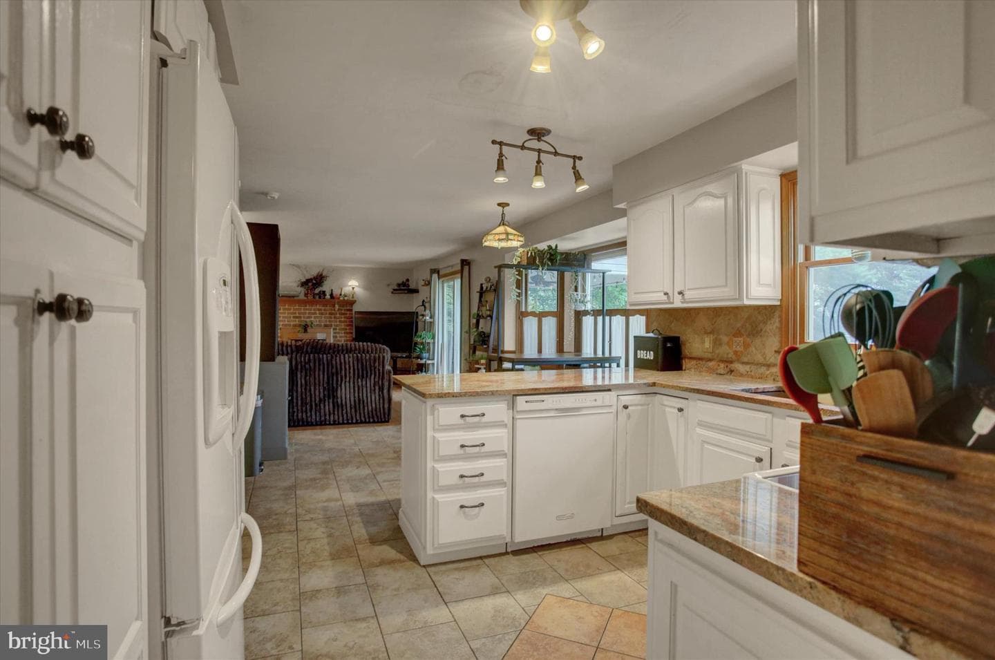 64 Diller Drive photo 21