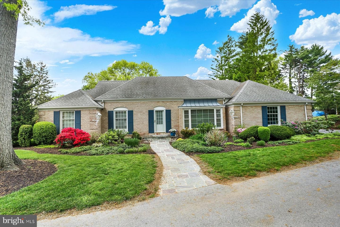 23 W West Lawn Circle