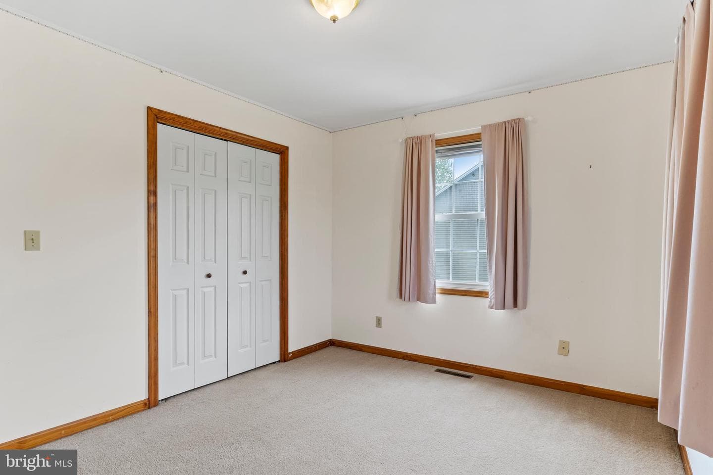 117 Woodview photo 22