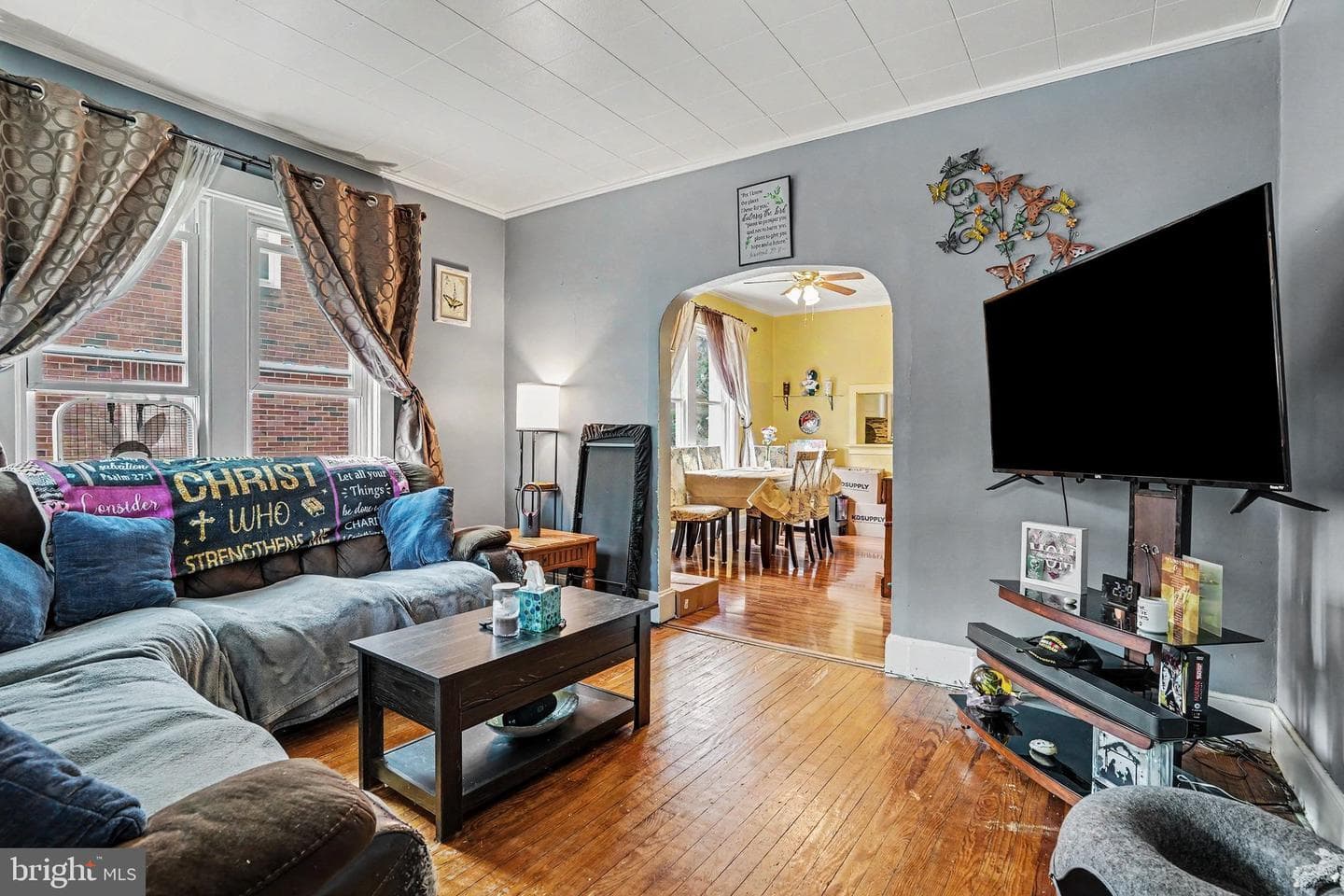 231 Walton Street photo 2