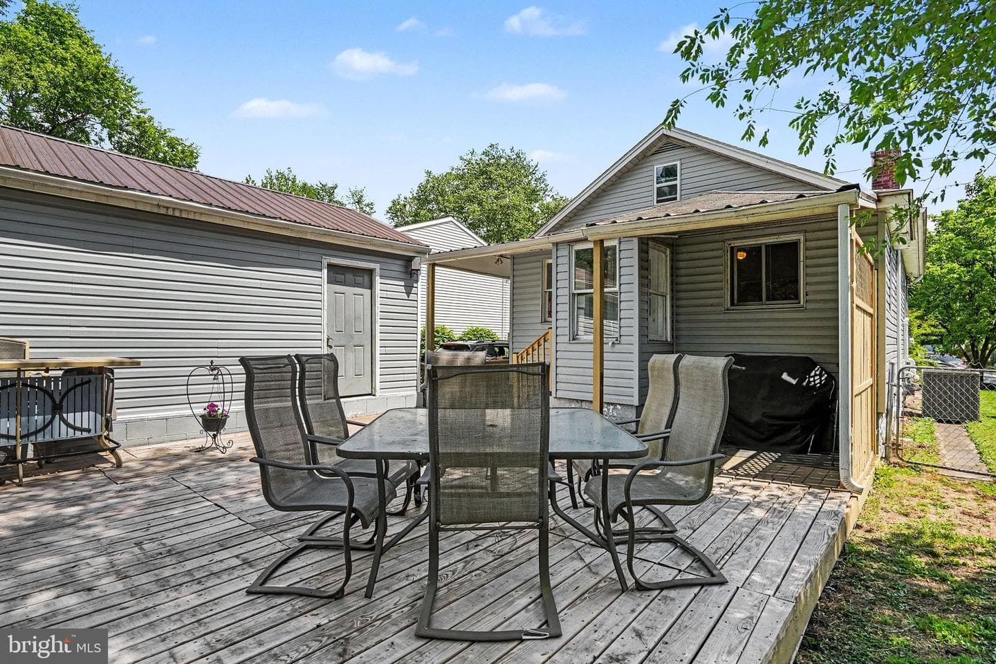 231 Walton Street photo 22