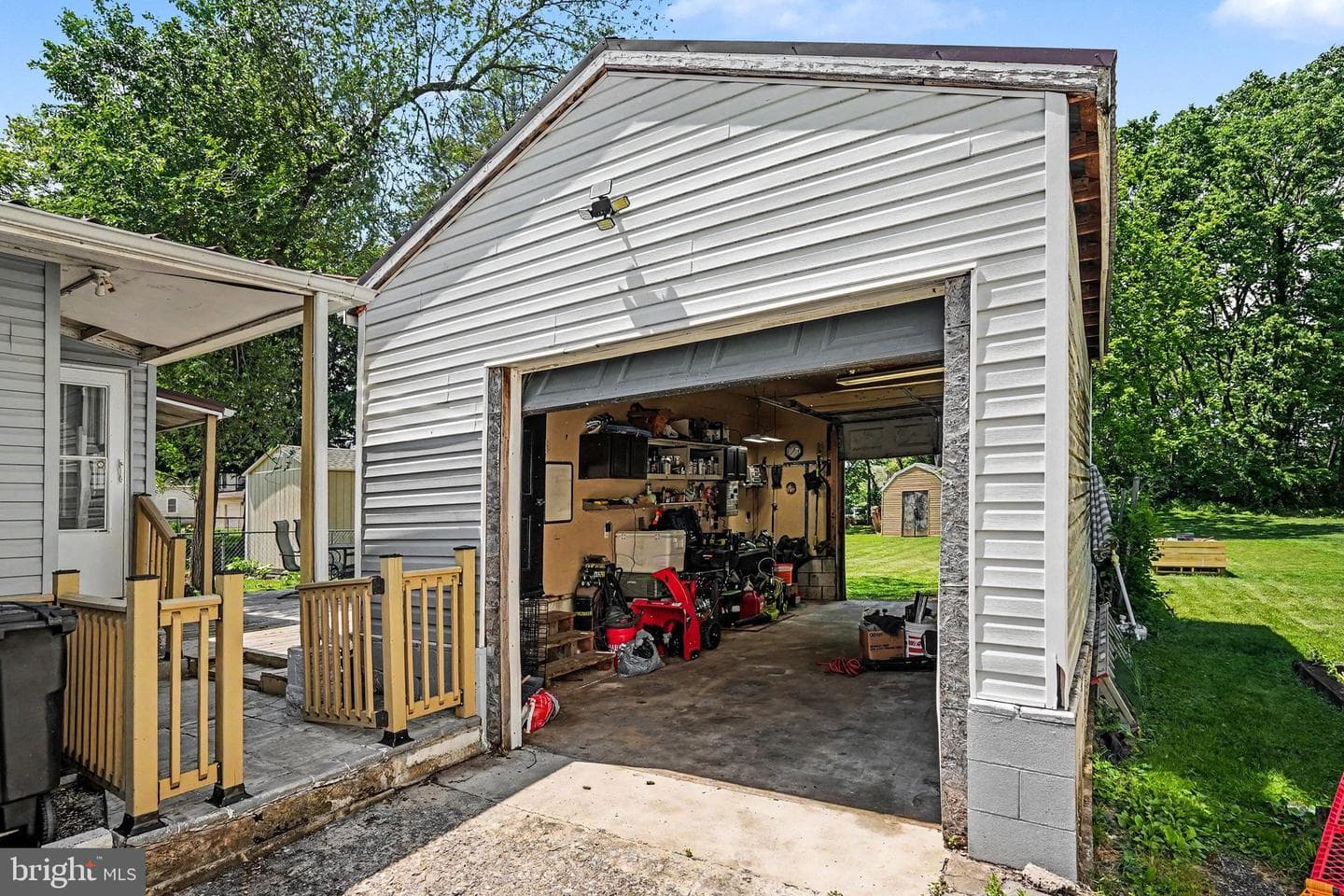 231 Walton Street photo 26