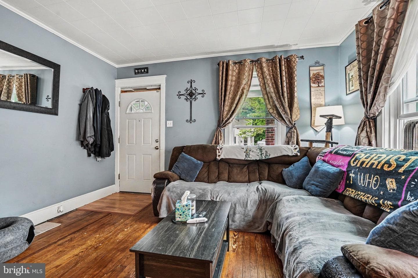 231 Walton Street photo 3
