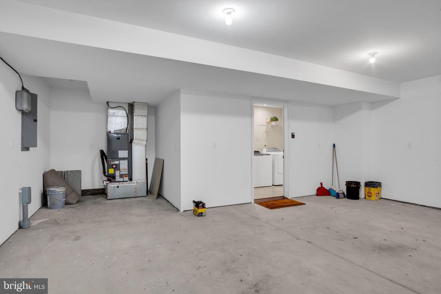 707 Belmont photo 22