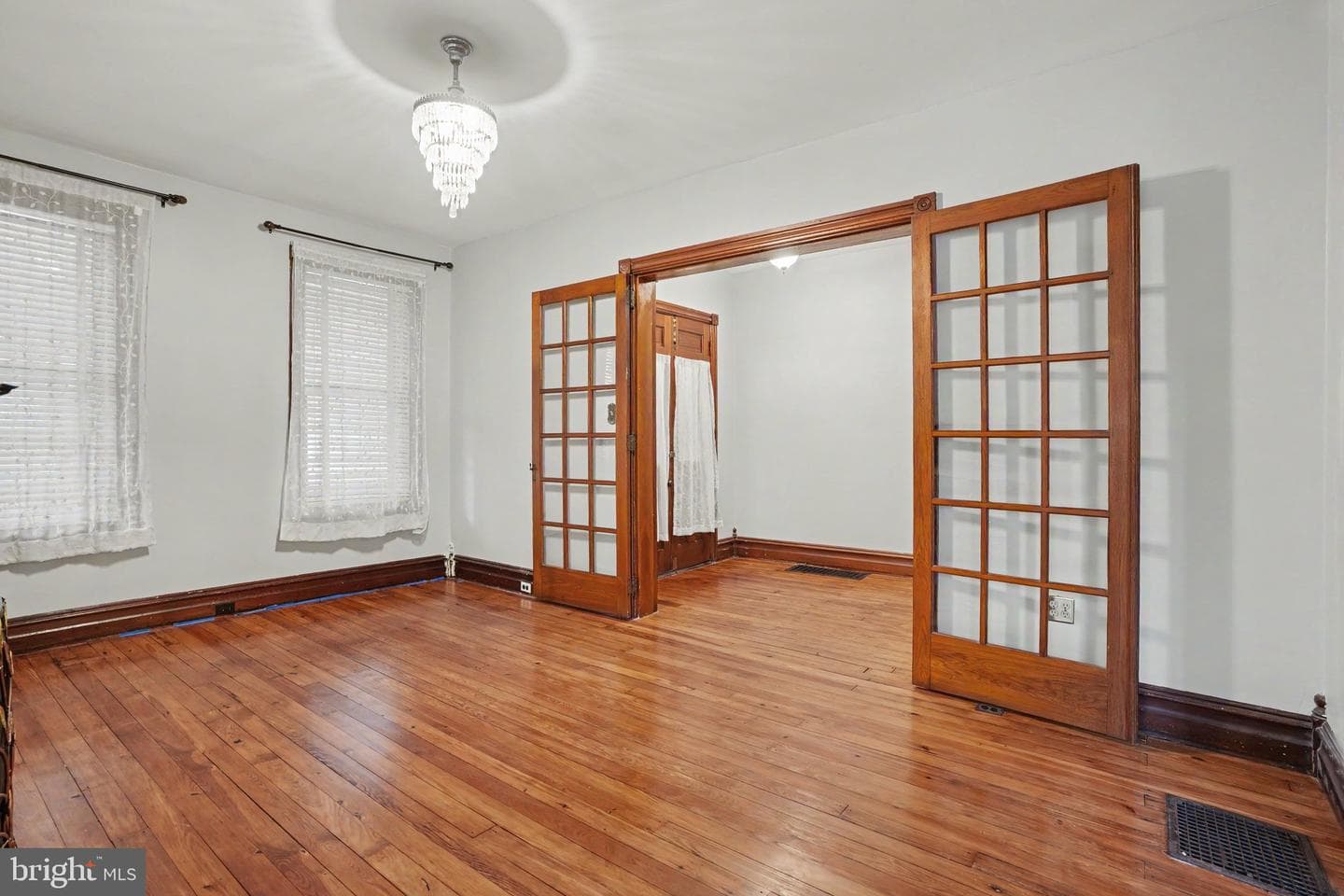 236 S West Street photo 6
