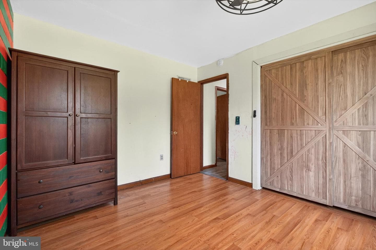 307 W Pine Street photo 20
