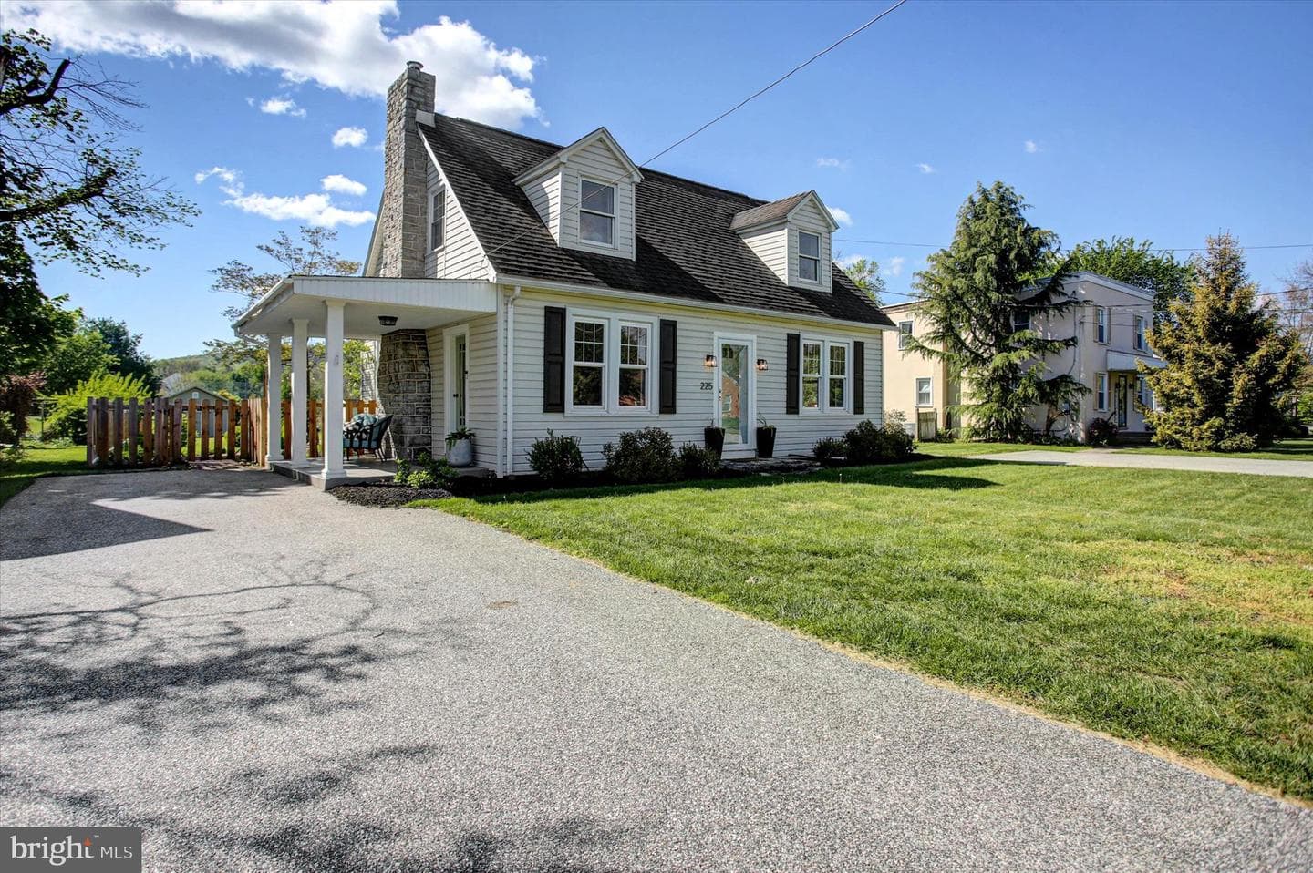 225 Pine Road photo 4