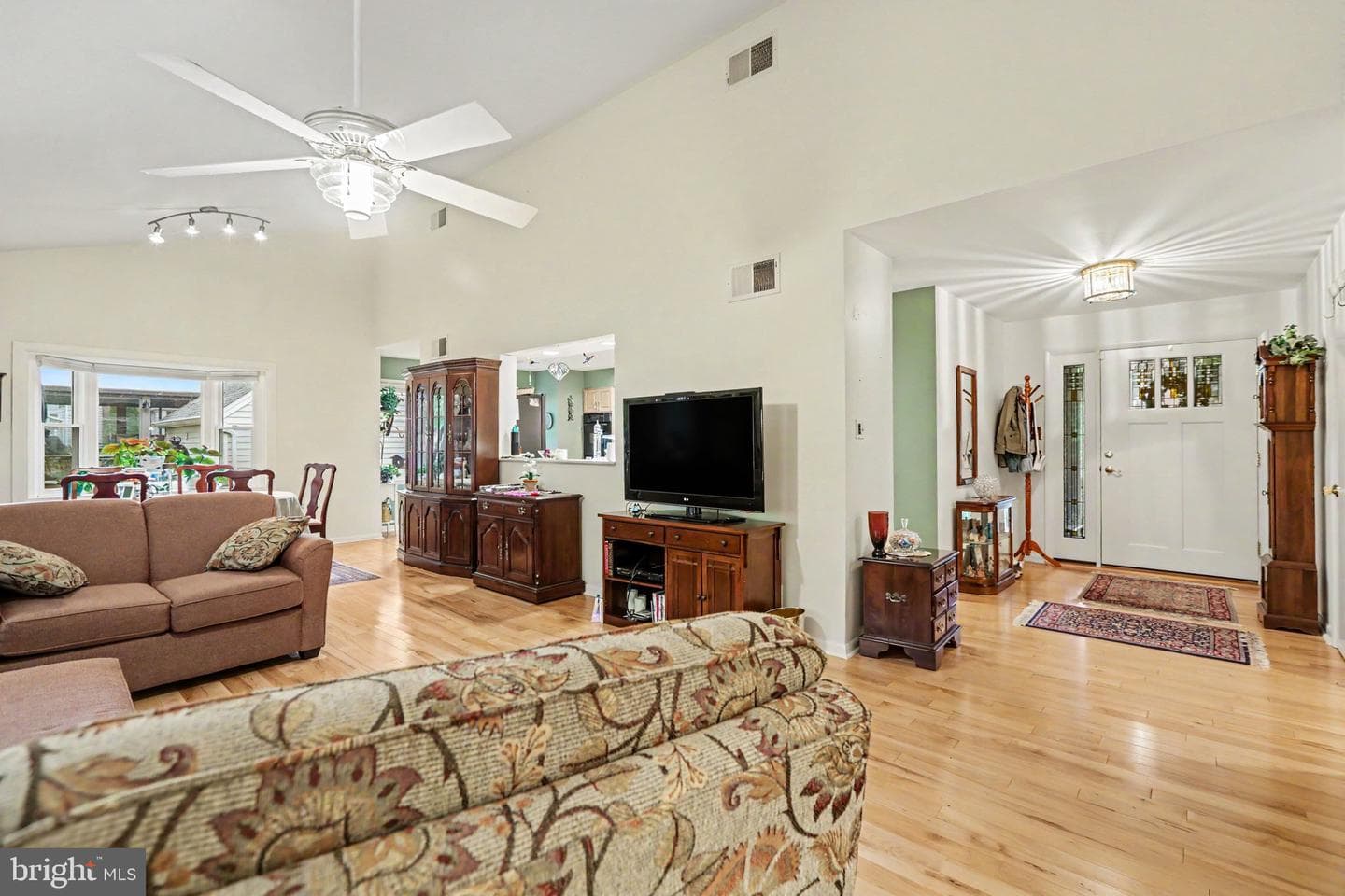 82 Fairway Drive photo 5