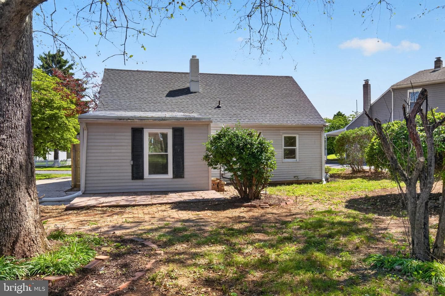 340 Charles Road photo 29