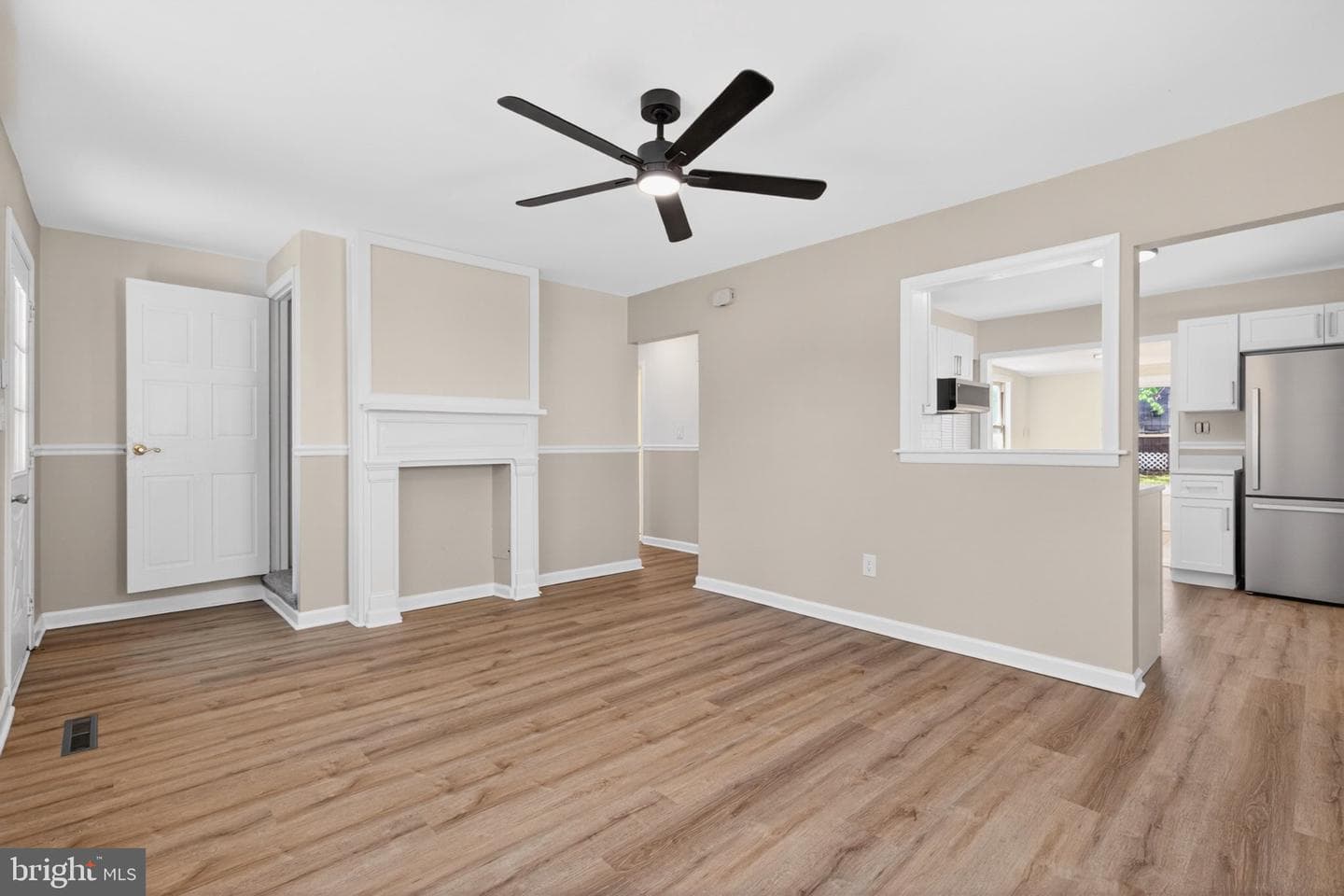 340 Charles Road photo 9
