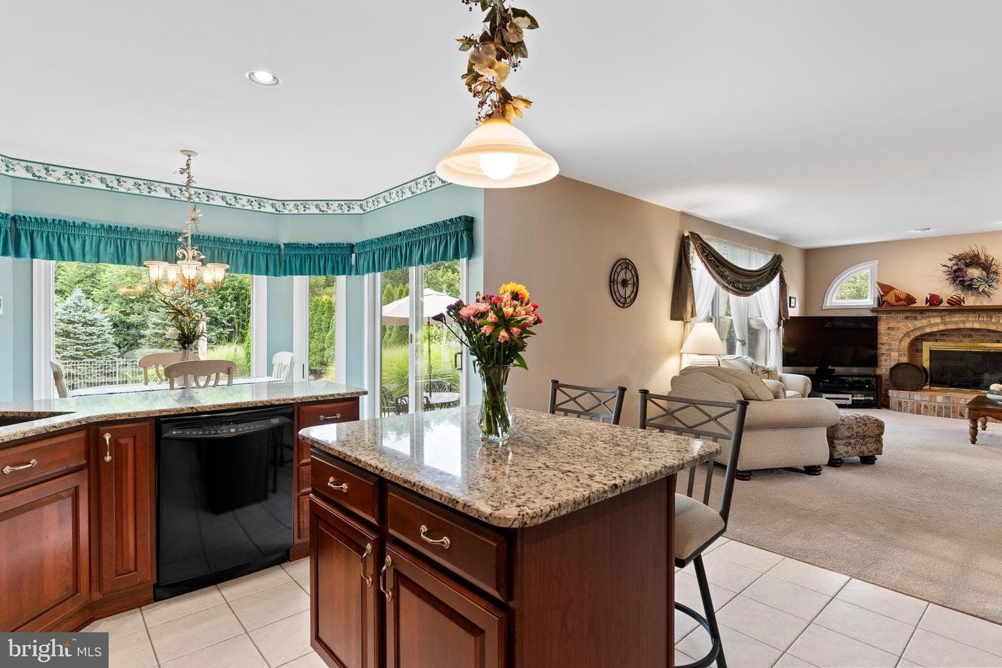 1826 Signal Hill Drive photo 12
