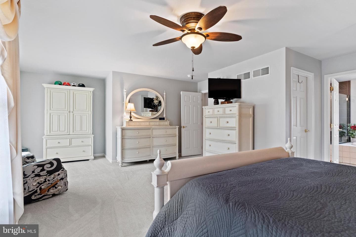 1826 Signal Hill Drive photo 32
