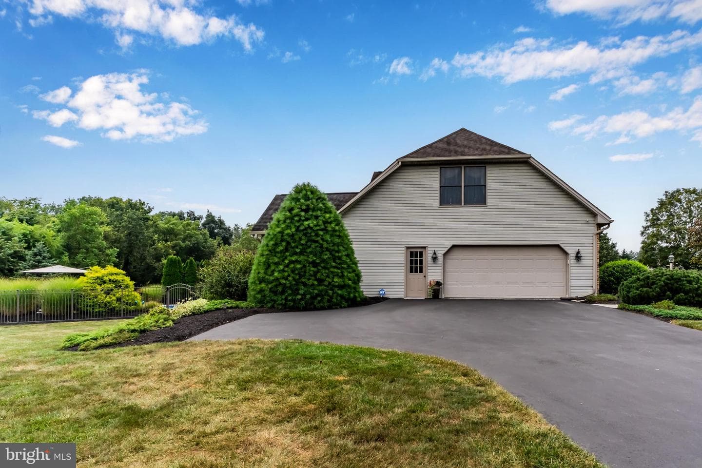 1826 Signal Hill Drive photo 56